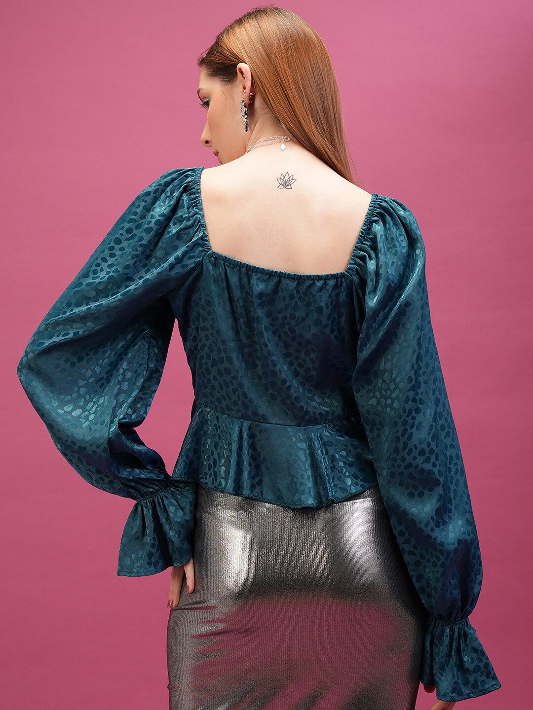 Tokyo Talkies Sweetheart Leher Lengan Loceng Ruched Ruffled Top