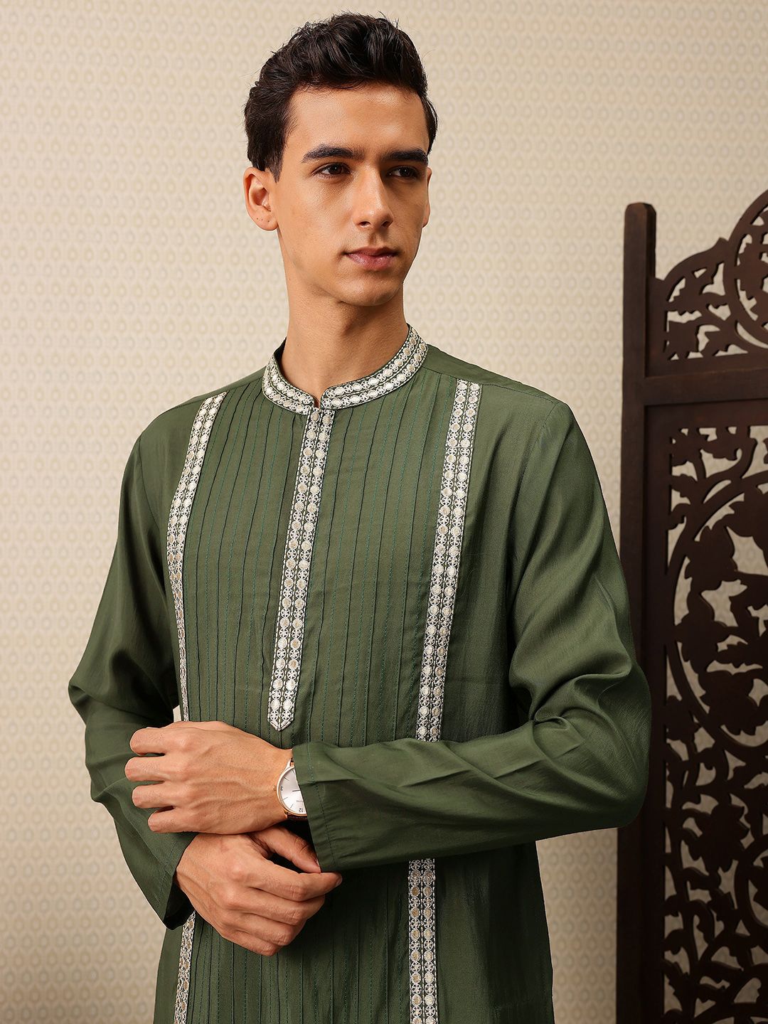 House of Pataudi Floral Zari Embroidered Jashn Kurta