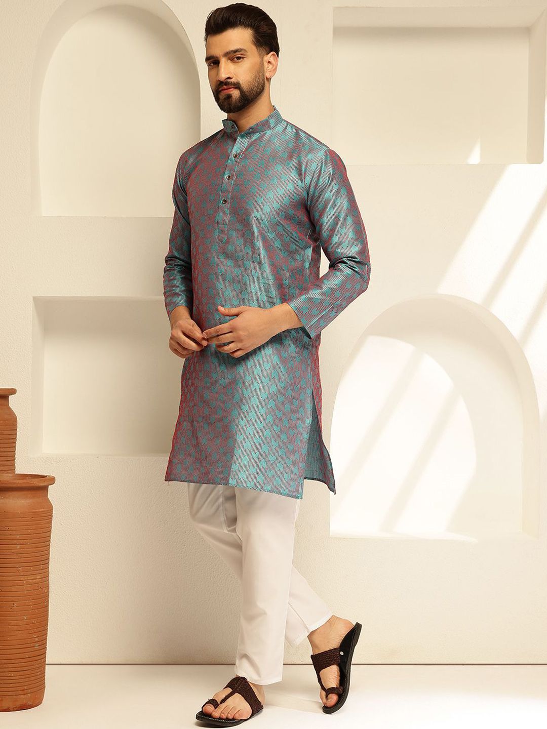 SOJANYA Woven Design Thread Work Straight Kurta