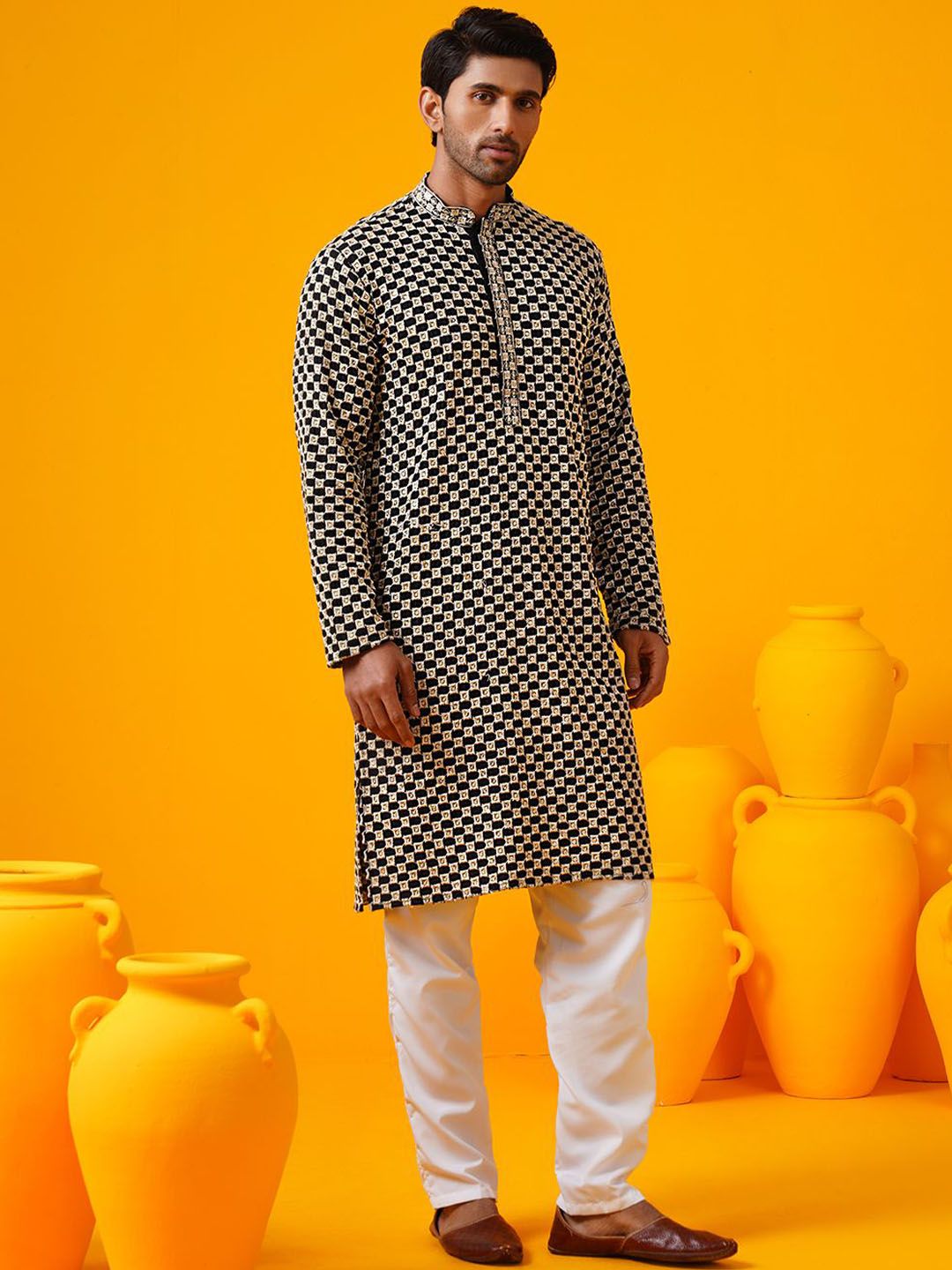 SOJANYA Benang Kolar Mandarin Bersulam Geometrik Bekerja Kurta Lurus