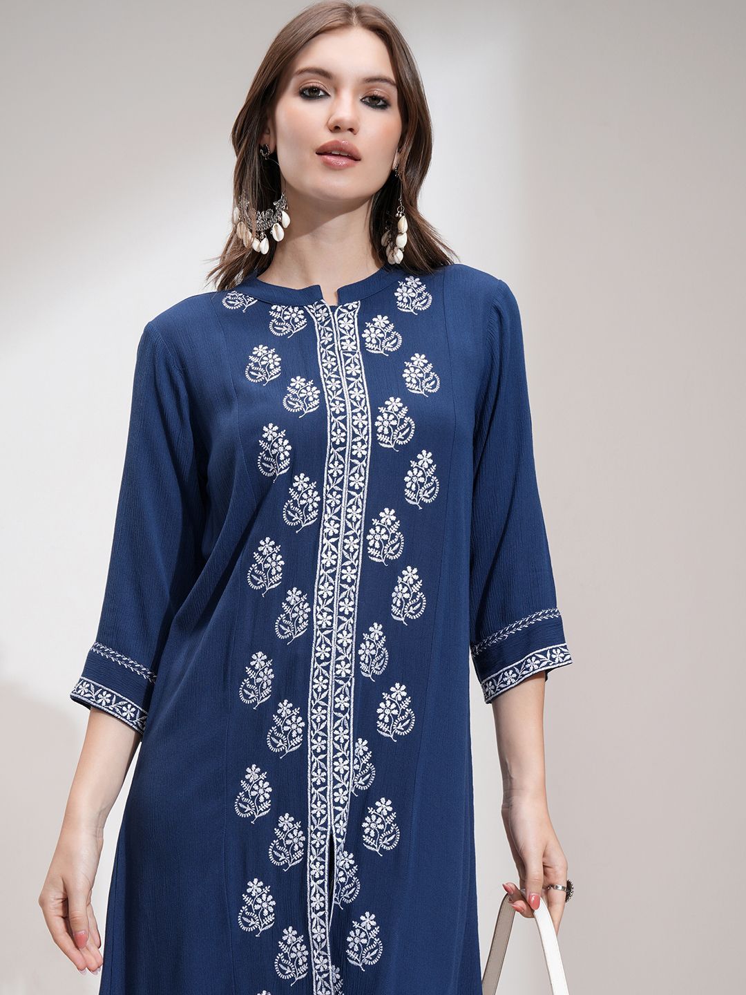 Vishudh Women Embroide Mandarin Collar Tunic