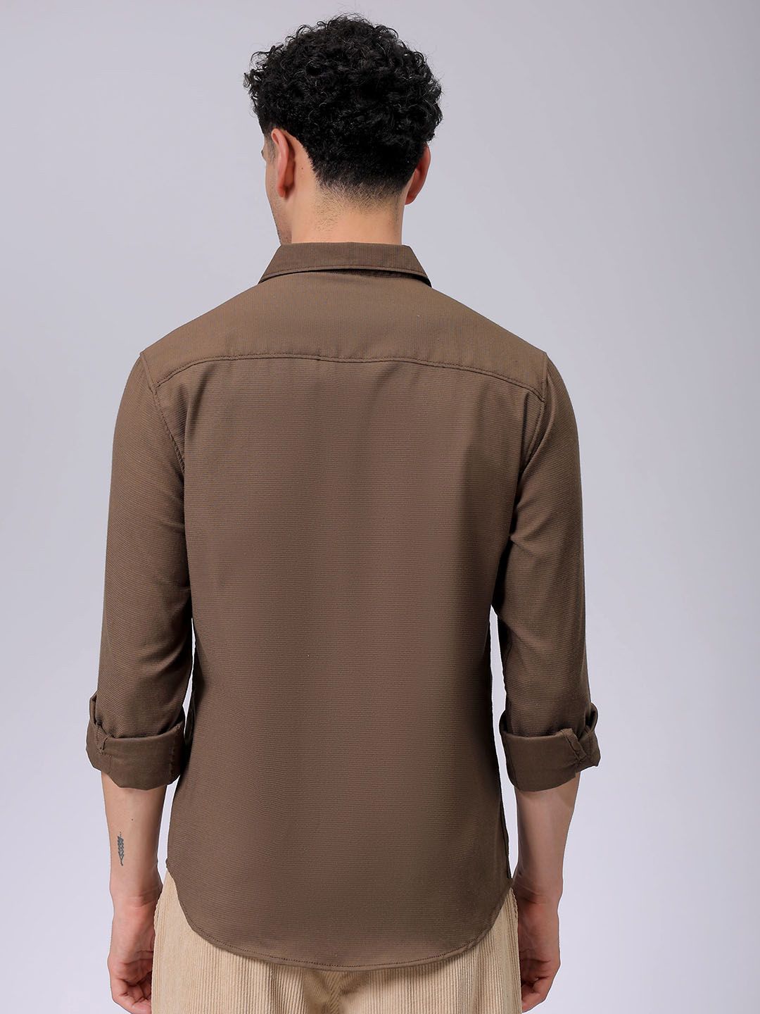 The Indian Garage Co Men Spread Collar Solid Slim Fit Casual Shirt