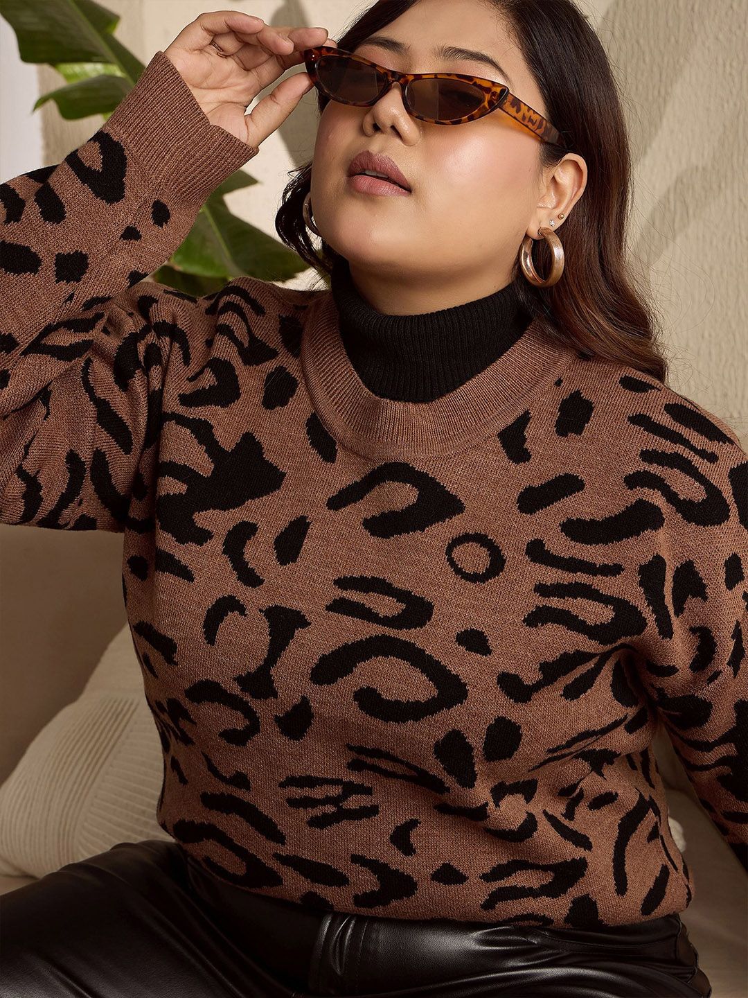 Berrylush Curve Women Animal Printed Long Sleeves Pullover