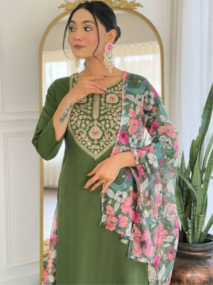 KALINI Women Floral Embroidered Regular Chikankari Kurta with Trousers & With Dupatta