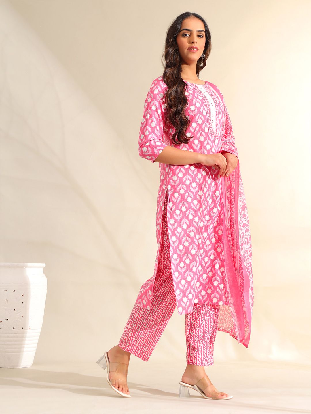 Mamicha Women Ethnic Motifs Printed Regular Thread Work Pure Cotton Kurta with Trousers & With Dupatta