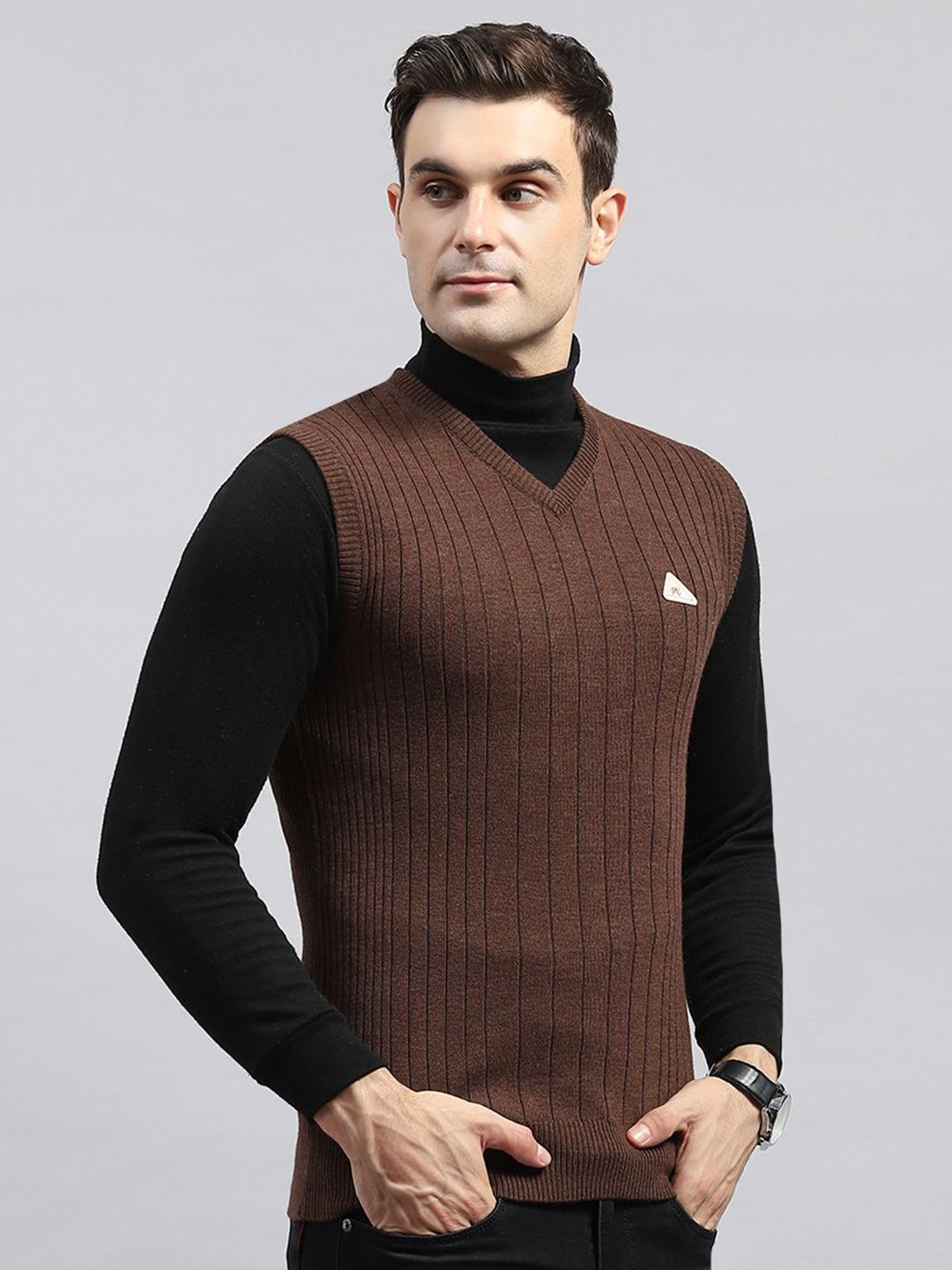 Monte Carlo Men Striped V-Neck Sleeveless Woollen Pullover