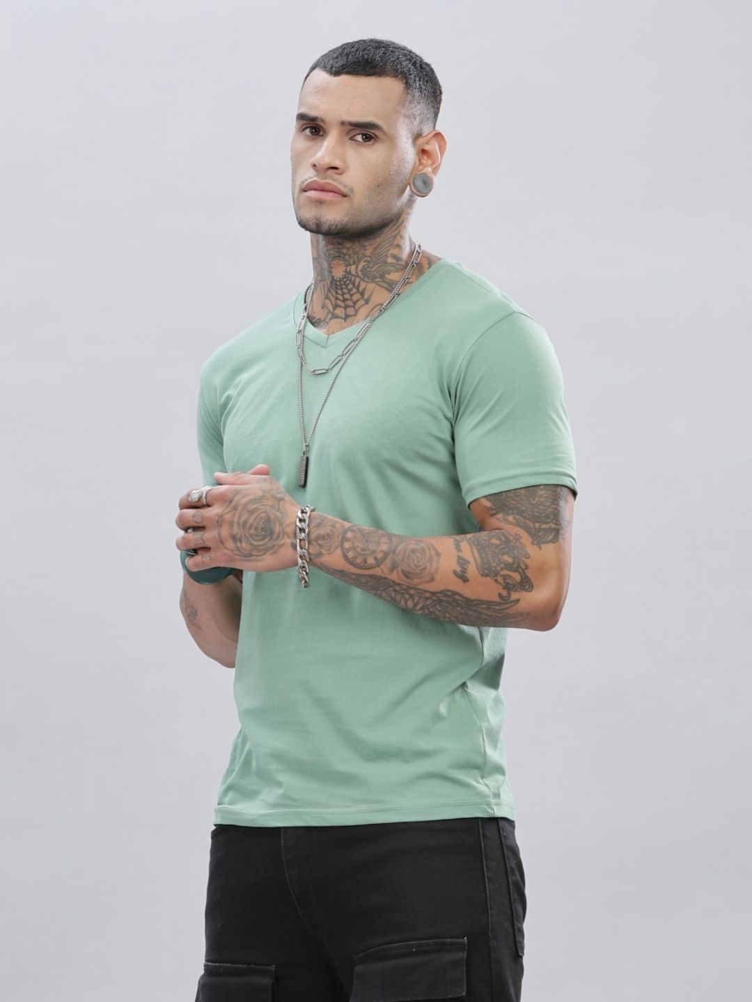 ADRO Lelaki Solid V-Neck Cotton T-shirt