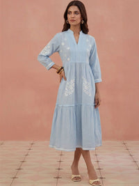 Pakaian Midi A-Line Bersulam Bunga Rumah Chikankari