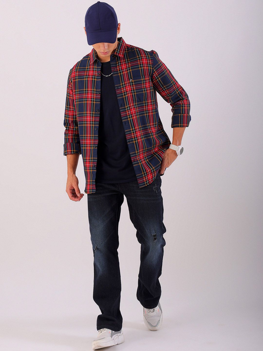 The Indian Garage Co Men Spread Collar Checked Cotton Slim Fit Casual Shirt