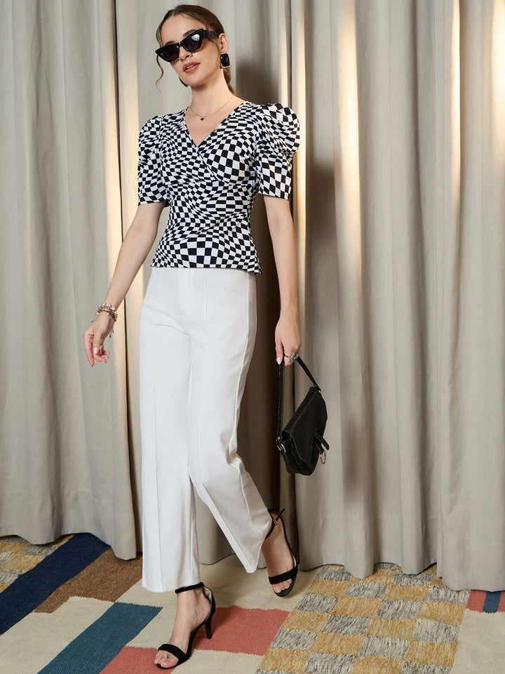 Berrylush Women Checked V-Neck Drop-Shoulder Sleeves Monochrome Pockets T-shirt