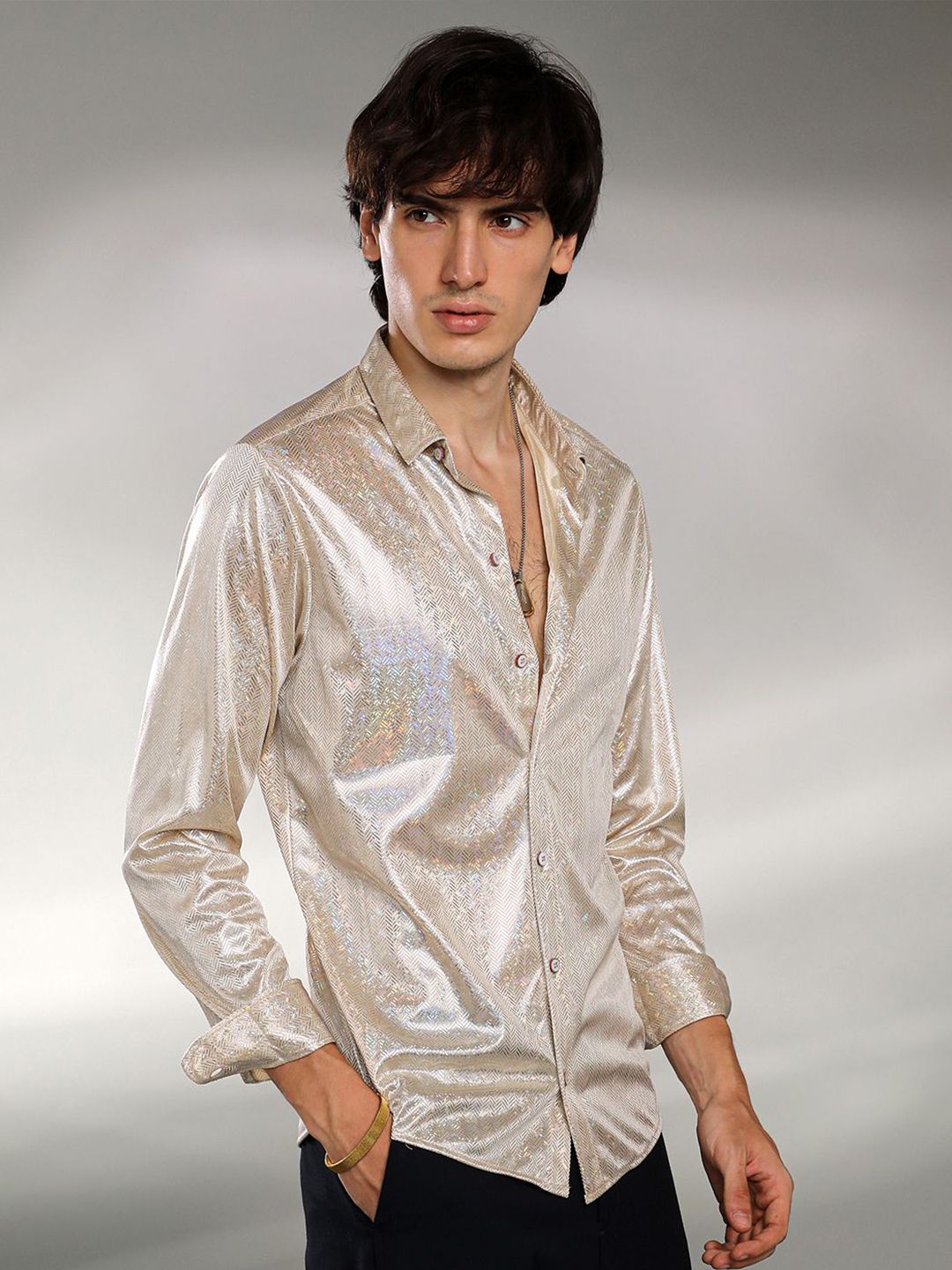 Campus Sutra Men Comfort Spread Collar Solid Casual Shirt