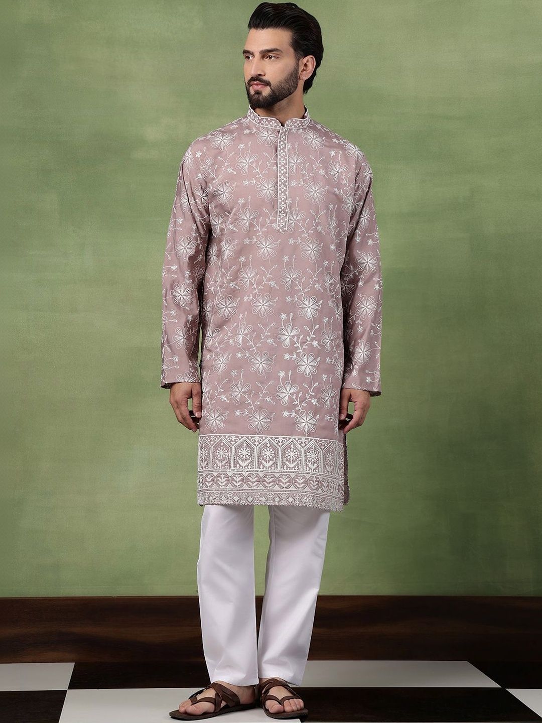 SOJANYA Men Floral Embroidered Thread Work Kurta