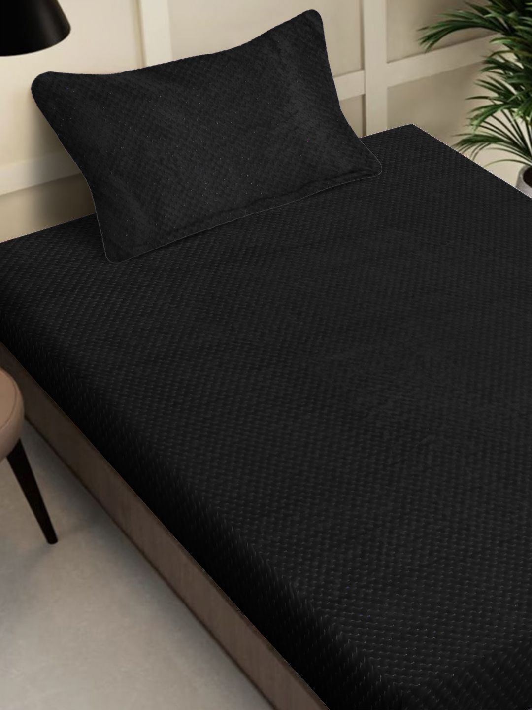 KLOTTHE Black Abstract 300TC Woollen Single Bedsheet & 1 Pillow Cover