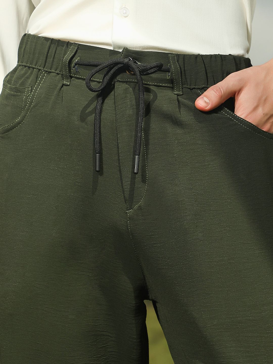 Campus Sutra Men Relaxed Fit Mid-Rise Trousers