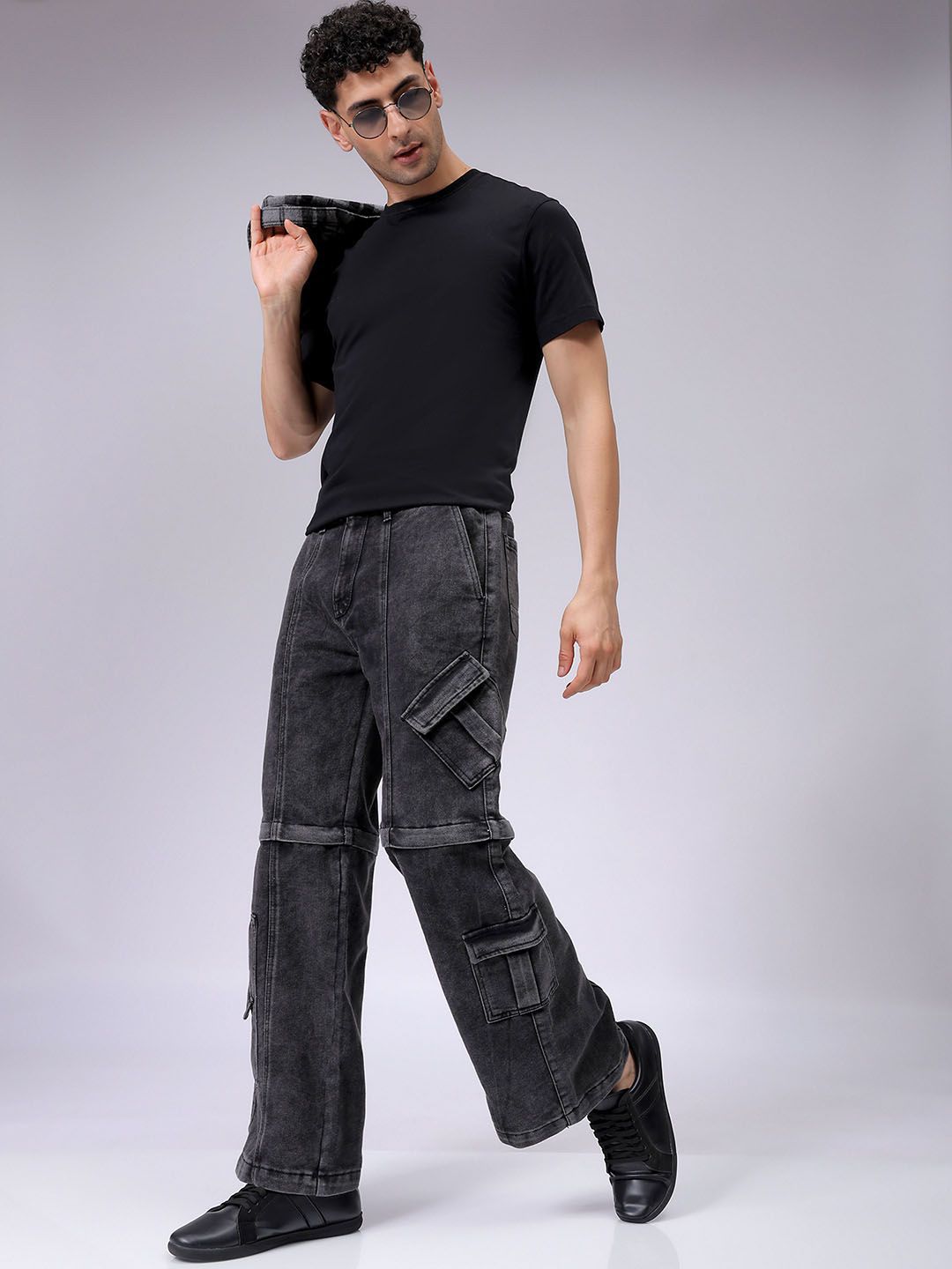 The Indian Garage Co Men Mid Rise Clean Look Wide Leg Relaxed Baggy Fit Cargo Jeans