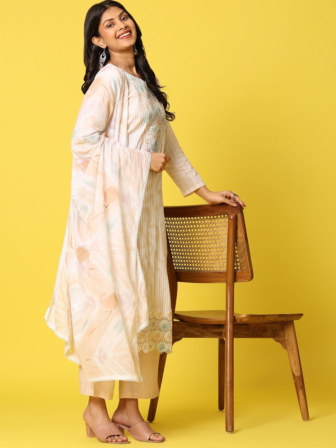 Mamicha Women Floral Printed Regular Pure Cotton Kurta with Palazzos & With Dupatta