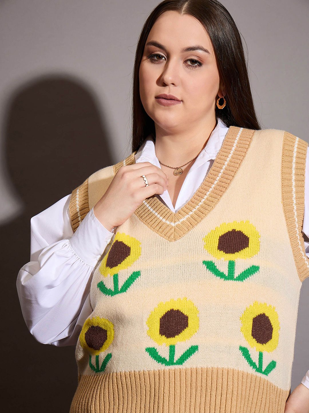 SASSAFRAS Curve Women Floral Printed Sweater Vest