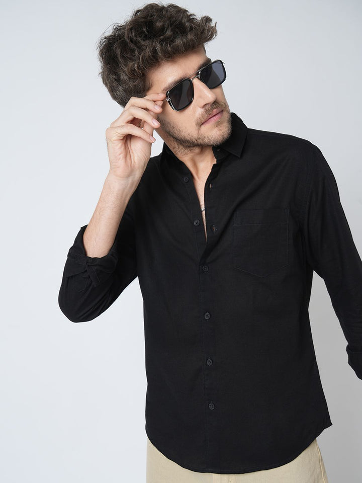 VASTRADO Men Classic Slim Fit Solid Cutaway Collar Cotton Casual Shirt