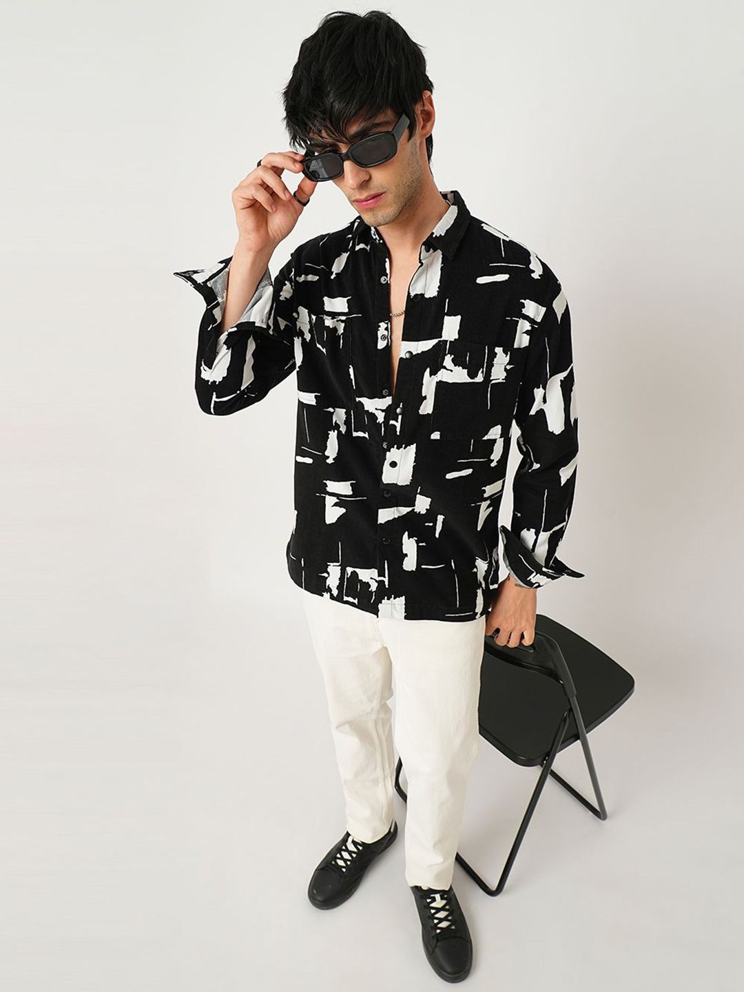 VASTRADO Men Classic Spread Collar Abstract Printed Cotton Slim Fit Casual Shirt