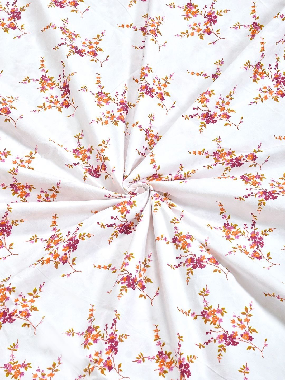 KLOTTHE White Floral Polycotton 300 TC Fitted King Fine Bedsheet dengan 2 Sarung Bantal-98 x 89 inci