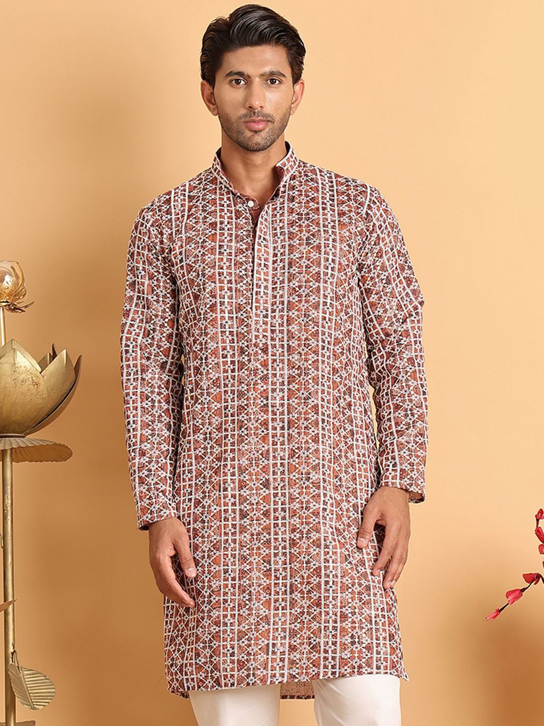 Jompers Men Geometric Embroidered Chikankari Kurta