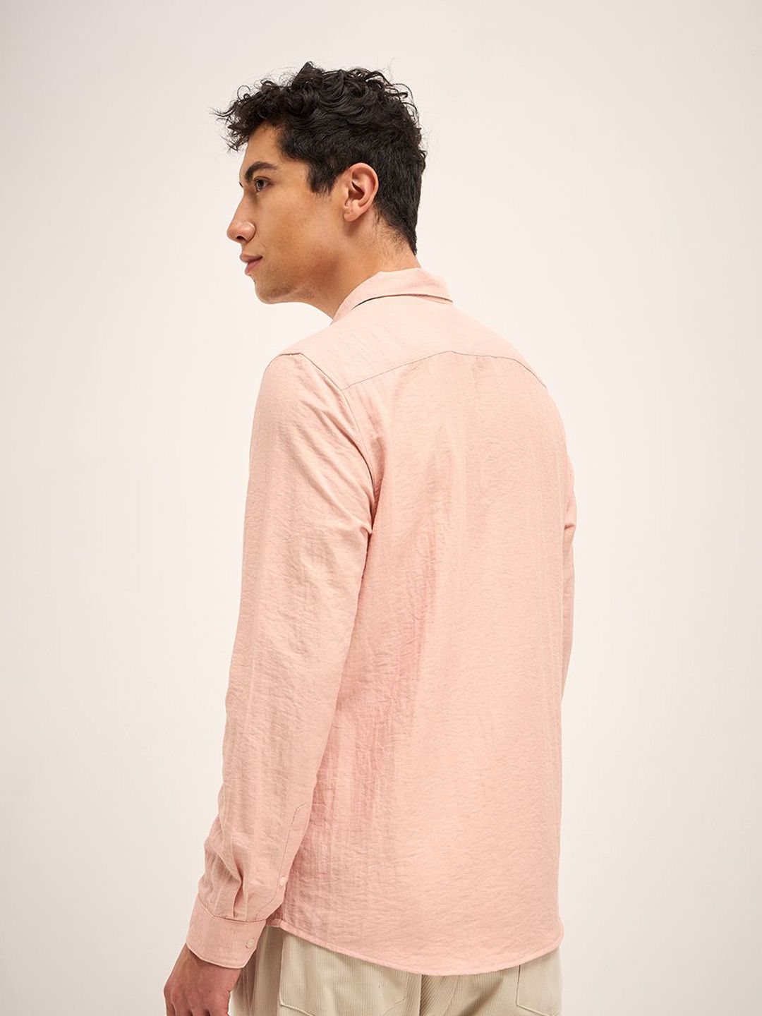 THE BEAR HOUSE Men Spread Collar Solid Nylon Slim Fit Casual Shirt
