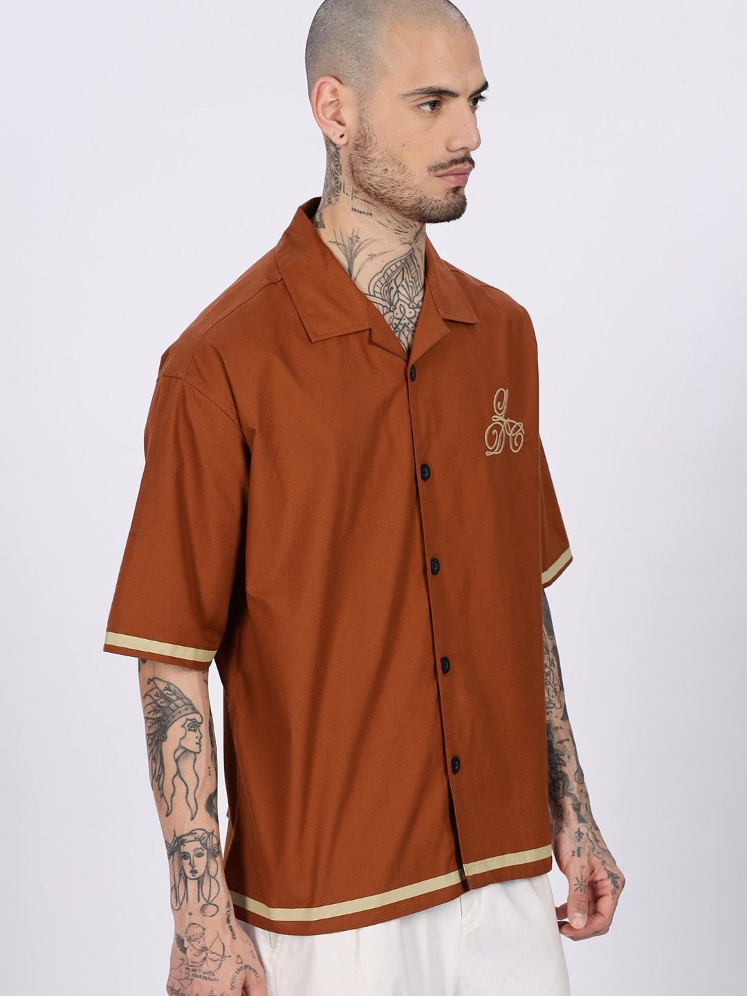 Eszett Late Dinner Baju Kasual Spread Collar Bersaiz Besar