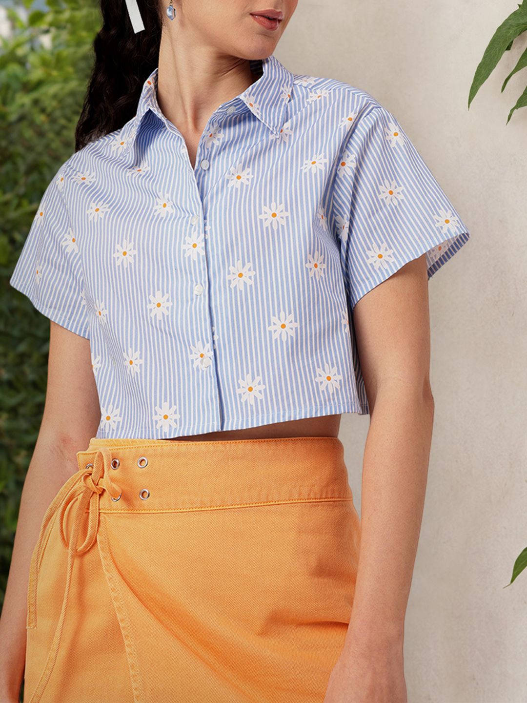 DressBerry Edgy Holiday Spirit Striped & Floral Printed Boxy Fit Crop Shirt
