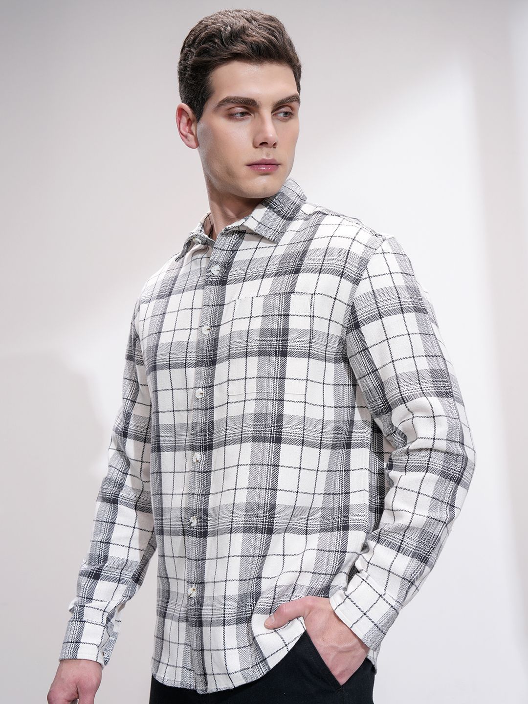 HIGHLANDER Men Opaque Checked Casual Shirt