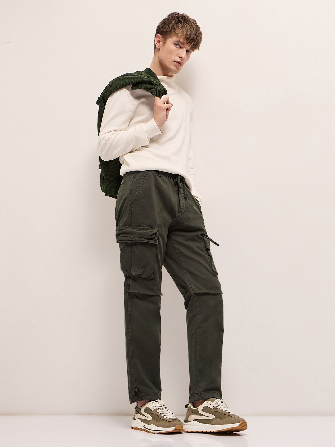 THE BEAR HOUSE Men Mid-Rise Cargos Trousers