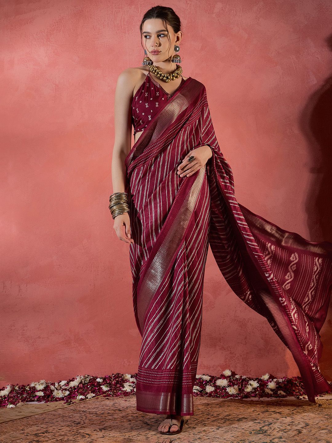Saree mall Striped Zari Silk Blend Sungudi Sarees