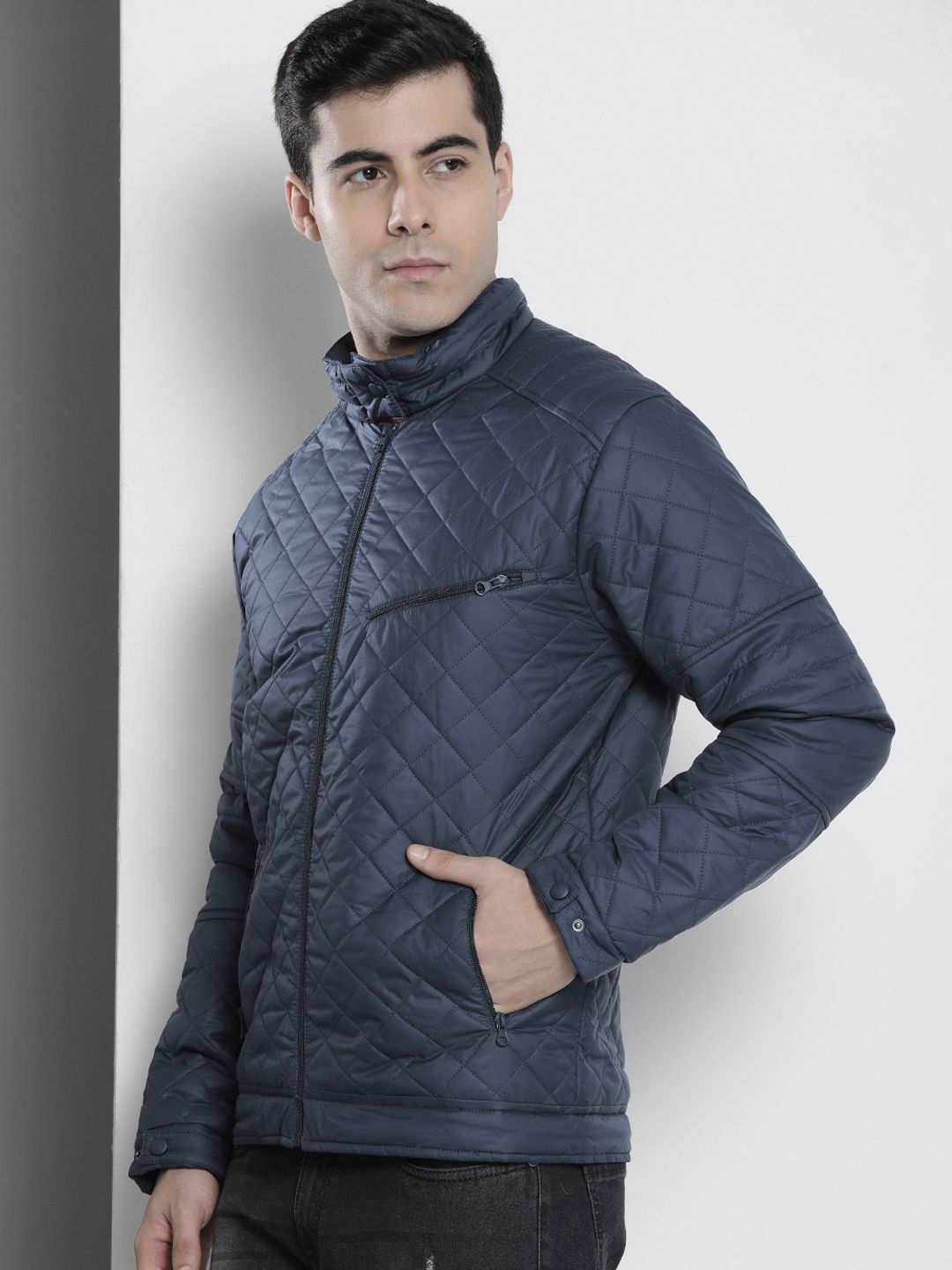 The Indian Garage Co Men Slim Fit Zip-Front Puffer Jacket with Insert Pockets