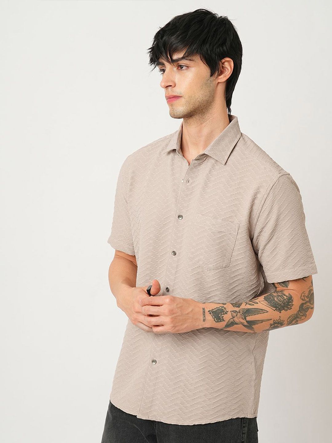VASTRADO Men Classic Cutaway Collar Textured Slim Fit Casual Shirt