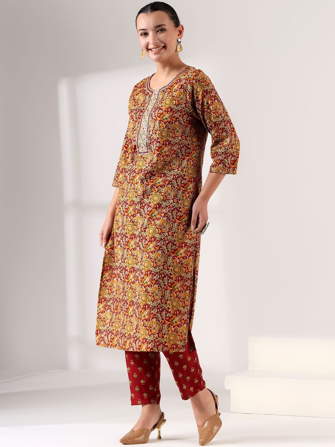 Motif Etnik Wanita Mamicha Bercetak Benang Biasa Kurta Kerja dengan Seluar & Dengan Dupatta