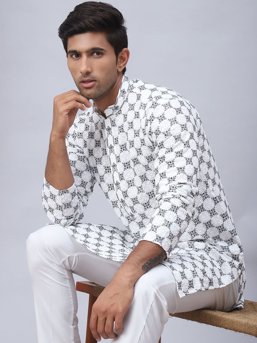 Jompers Floral Embroidered Sequinned Mandarin Collar Straight Kurta