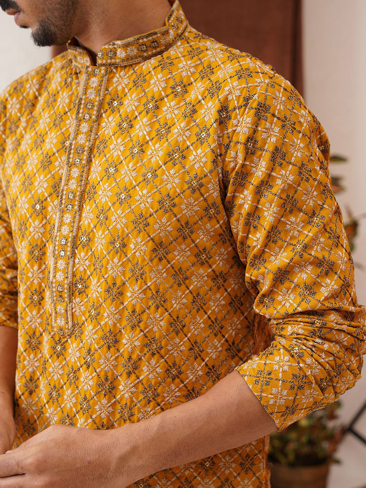 Jompers Men Embroidered Regular Sequinned Kurta with Pyjamas
