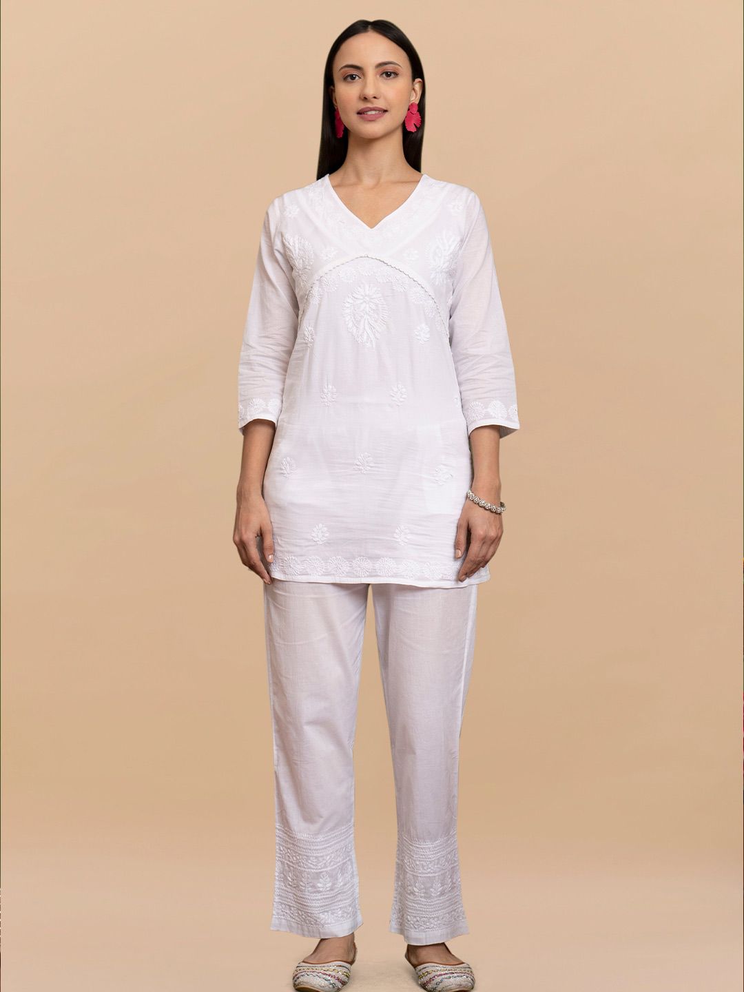 HOUSE OF KARI Floral Embroidered V-Neck Cotton Chikankari Short Kurta