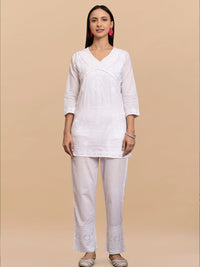 HOUSE OF KARI Floral Embroidered V-Neck Cotton Chikankari Short Kurta