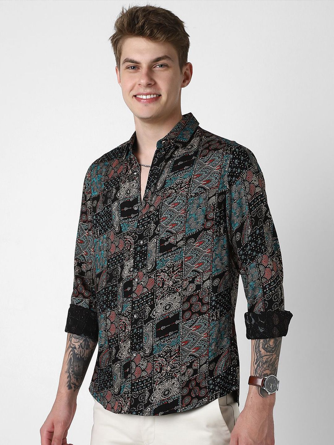 VASTRADO Men Classic Slim Fit Ethnic Motifs Printed Casual Shirt