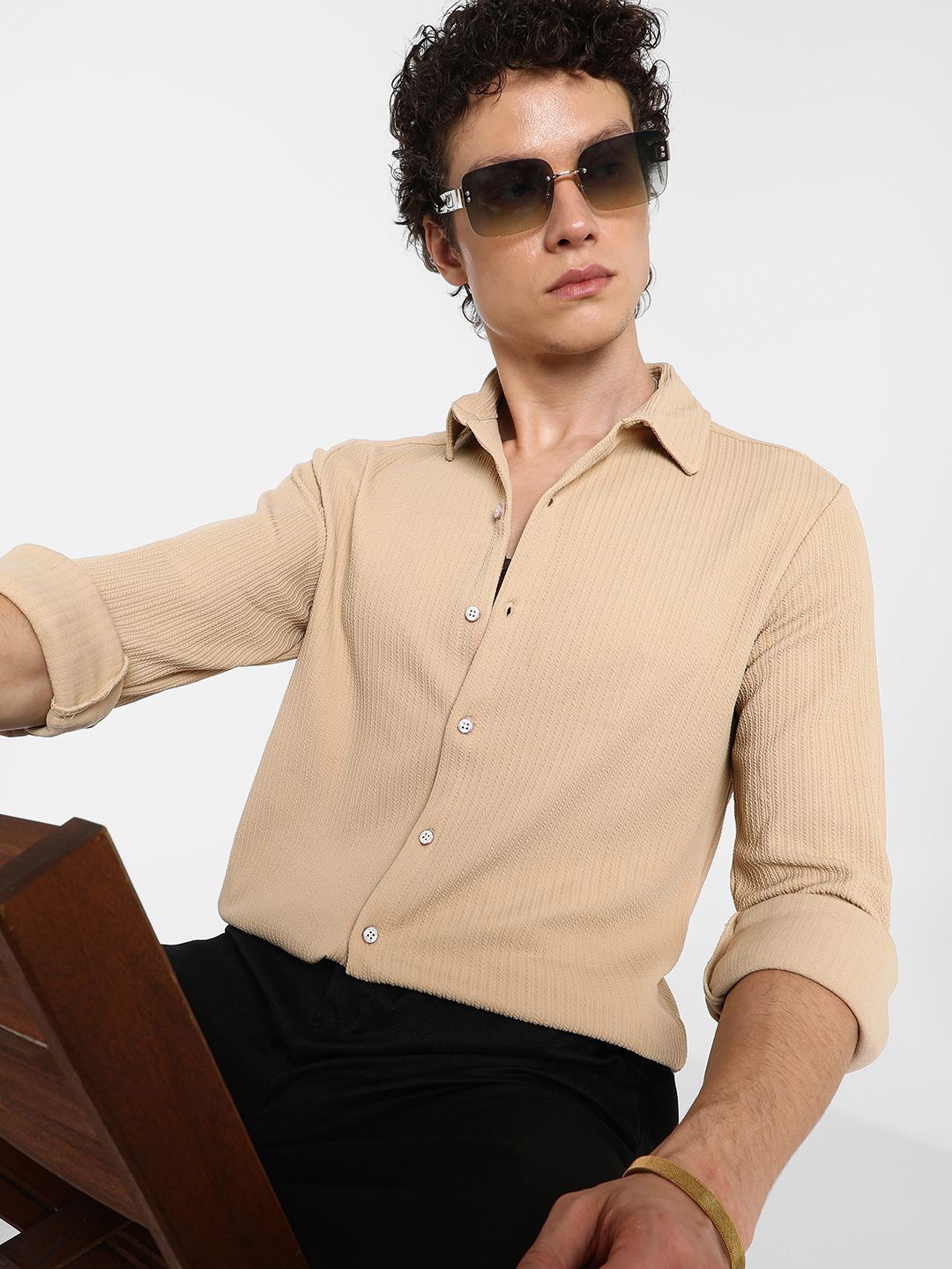 Campus Sutra Men Comfort Spread Collar Textured Casual Shirt