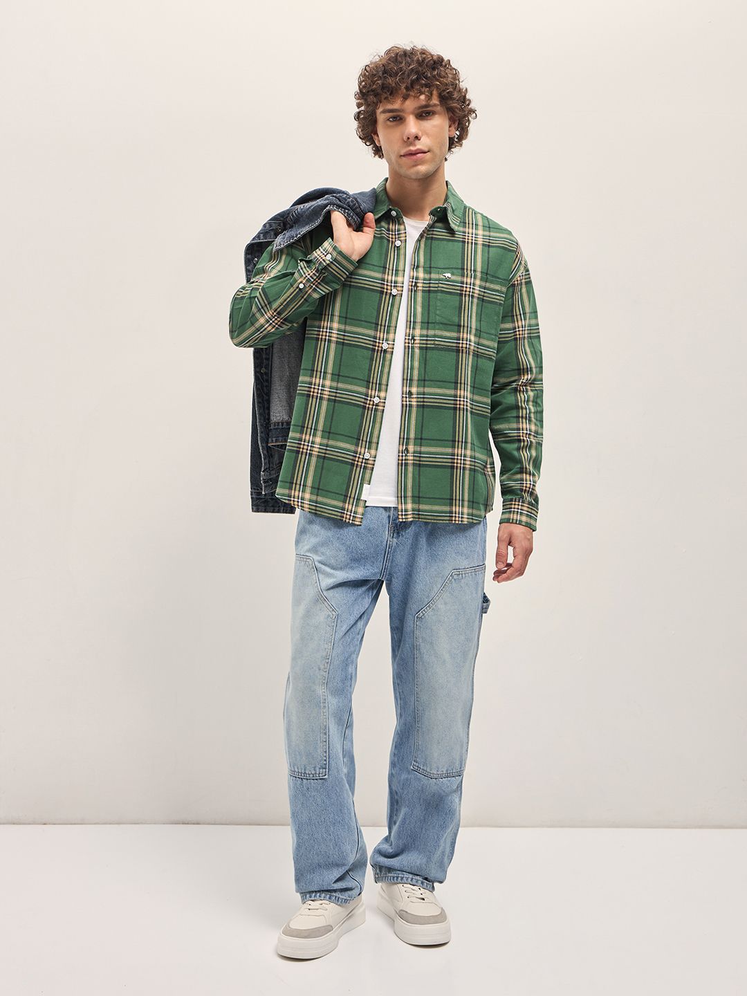 THE BEAR HOUSE Men Spread Collar Buffalo Checked Cotton Relaxed Fit Casual Shirt