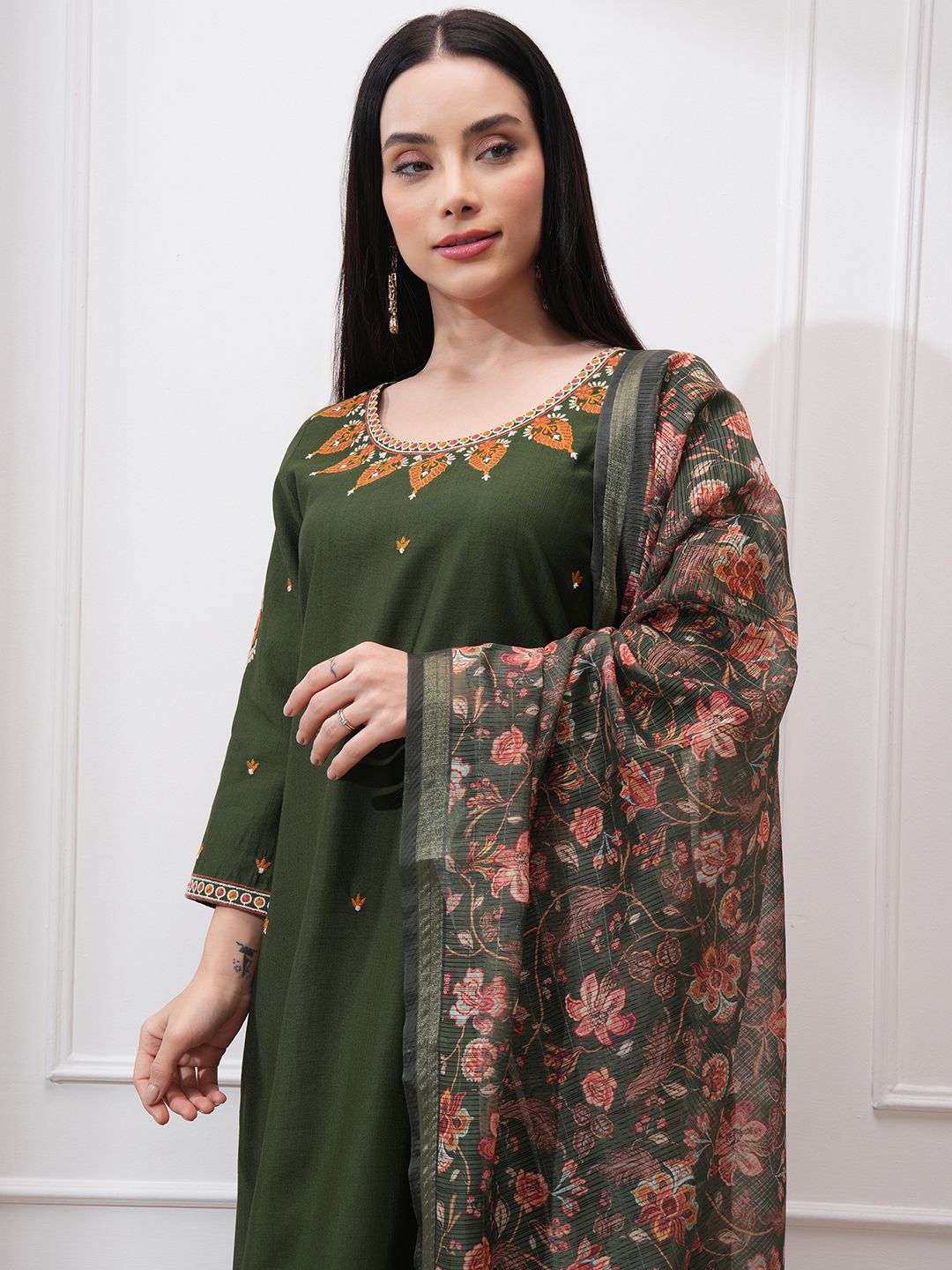 Vishudh Women Ethnic Motifs Embroidered Regular Thread Work Kurta with Trousers & With Dupatta