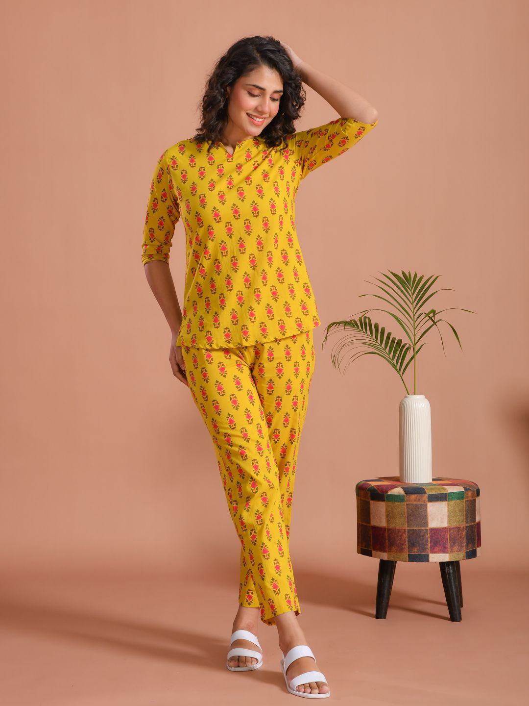 SANSKRUTIHOMES Women Floral Printed Pure Cotton Night Suit