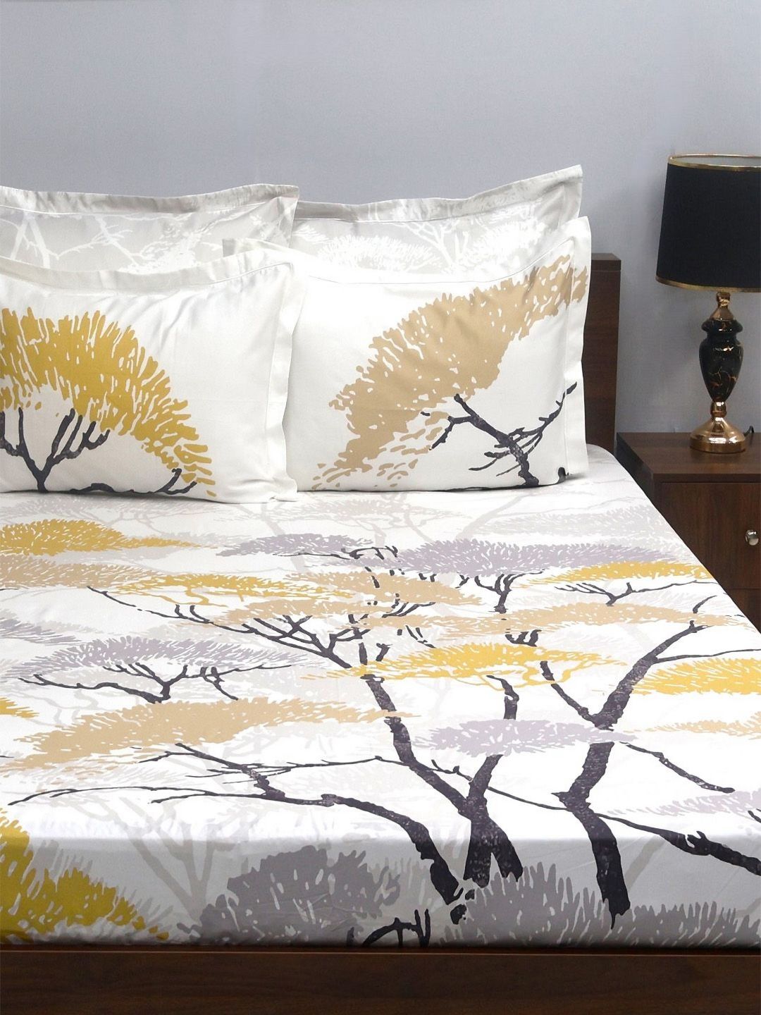 BOMBAY DYEING Urban Living Yellow Printed Cotton 400 TC King Bedsheet with 4 Pillow Covers