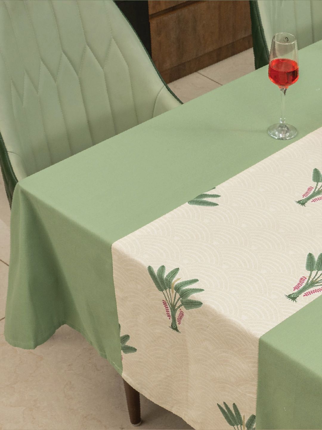 URBAN SPACE Green & White Floral Anti-Slip Cotton 6-Seater Table Cover