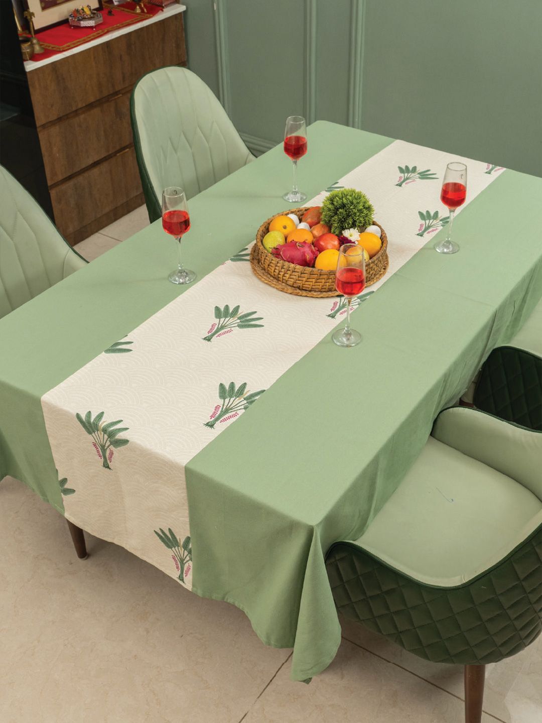 URBAN SPACE Green & White Floral Anti-Slip Cotton 6-Seater Table Cover