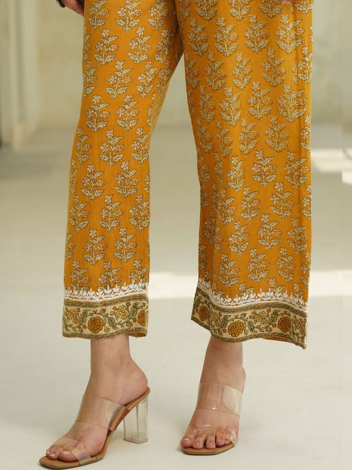 House of Chikankari Women Floral Printed Regular Pure Cotton Kurta with Set