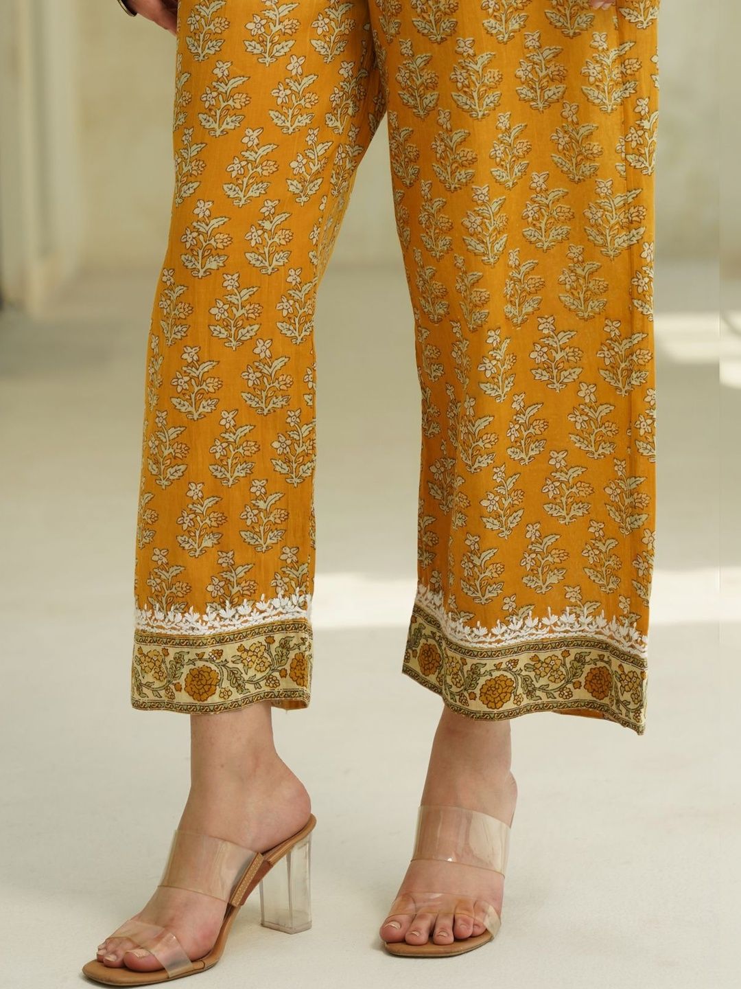 House of Chikankari Women Floral Printed Regular Pure Cotton Kurta with Set