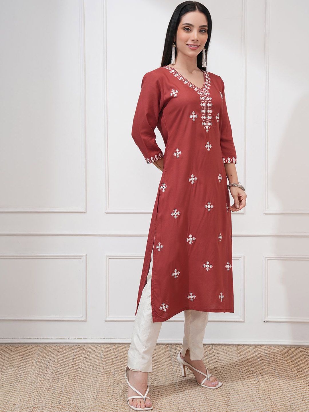 Vishudh Women Straight V Neck Kurta