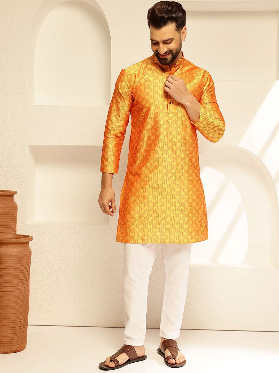 SOJANYA Woven Design Mandarin Collar Thread Work Straight Kurta